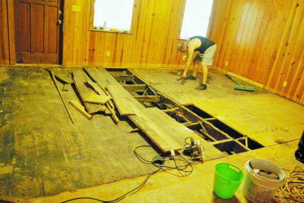 Subfloor Demolition in Leland